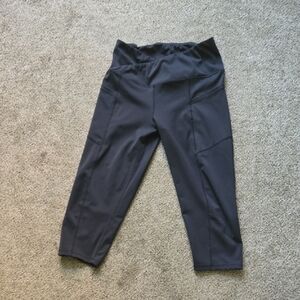 Earth Yoga Cropped Yoga Pants – Size L – With Pockets 🖤🧘‍♀️